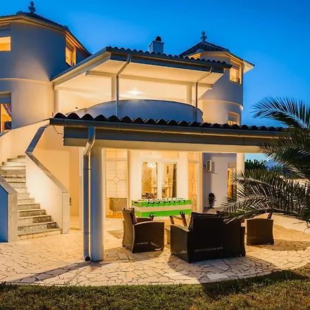 Amazing In Valtursko Polje Дом отдыха