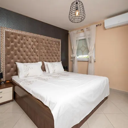 Amazing In Valtursko Polje