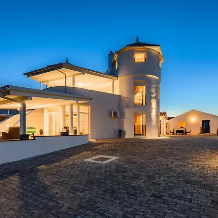 Casa vacanze Amazing In Valtursko Polje *