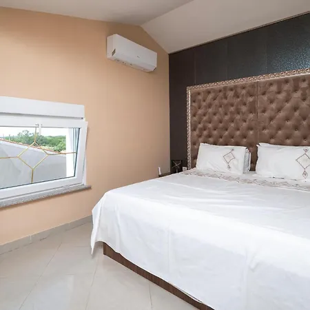 Amazing In Valtursko Polje *