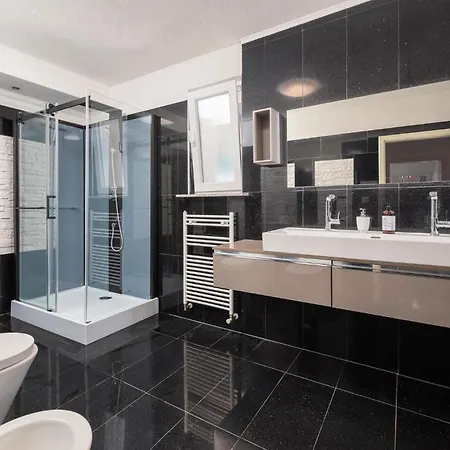 Ferienhaus Amazing In Valtursko Polje