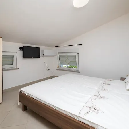 Amazing In Valtursko Polje