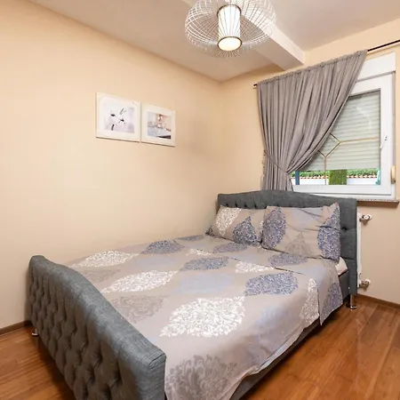 Amazing In Valtursko Polje Póla