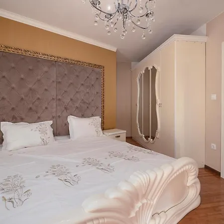 Amazing In Valtursko Polje