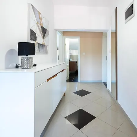 Ferienhaus Amazing In Valtursko Polje