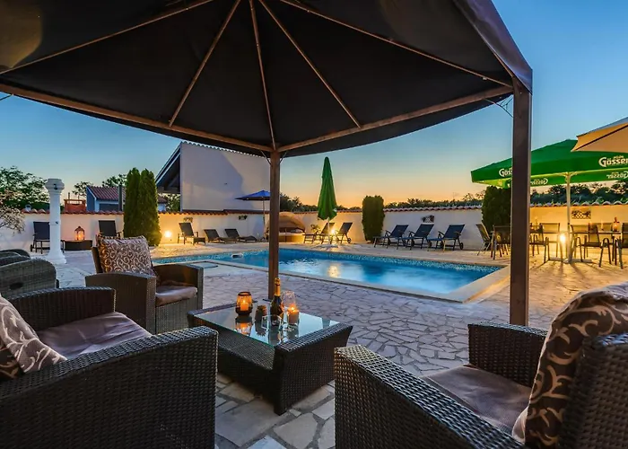 Amazing In Valtursko Polje