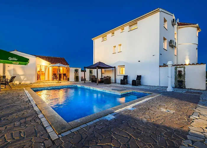 Vikendica Amazing In Valtursko Polje *