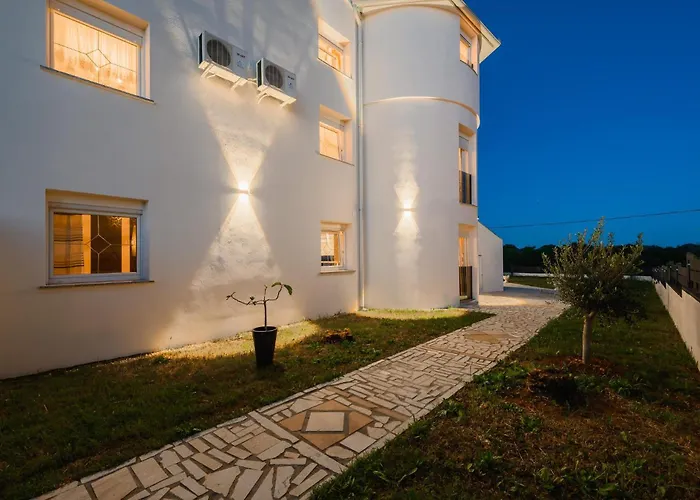 Vikendica Amazing In Valtursko Polje Pula