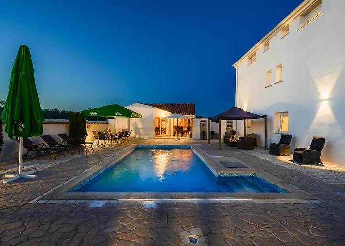 Amazing In Valtursko Polje * Pula