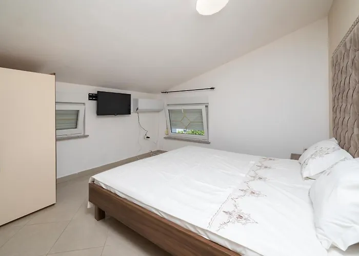 Amazing In Valtursko Polje