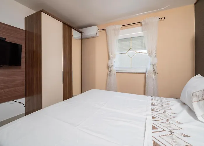 Amazing In Valtursko Polje * Pula