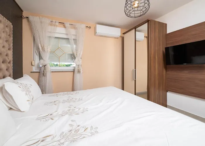 Vikendica Amazing In Valtursko Polje Pula