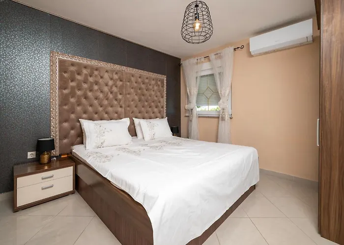 Amazing In Valtursko Polje