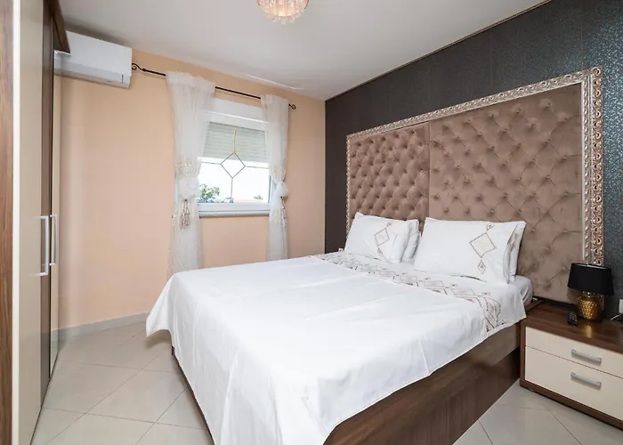 Amazing In Valtursko Polje Pula