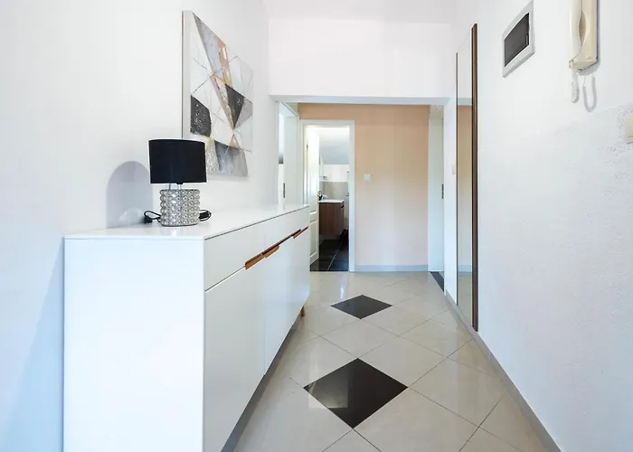 Vikendica Amazing In Valtursko Polje