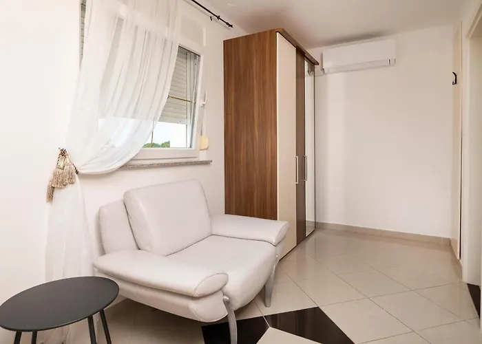 Holiday home Amazing In Valtursko Polje *