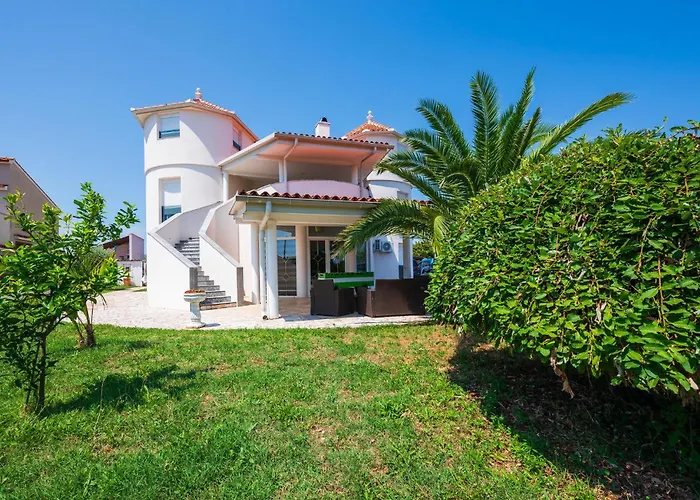 Amazing In Valtursko Polje