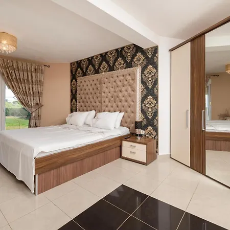 بيت للعطل Amazing In Valtursko Polje