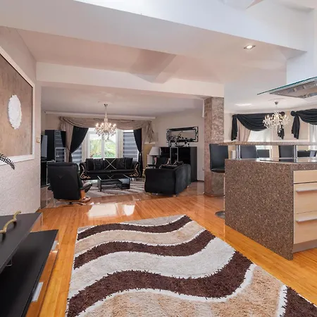 Amazing In Valtursko Polje بيت للعطل *