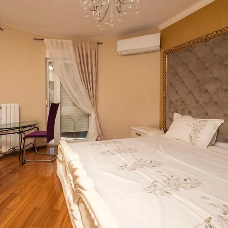 بيت للعطل Amazing In Valtursko Polje بولا