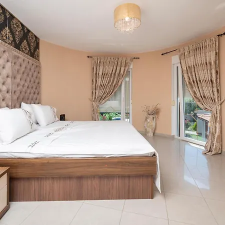 Amazing In Valtursko Polje *