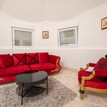 Amazing In Valtursko Polje بيت للعطل بولا