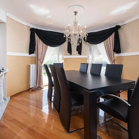 بيت للعطل Amazing In Valtursko Polje